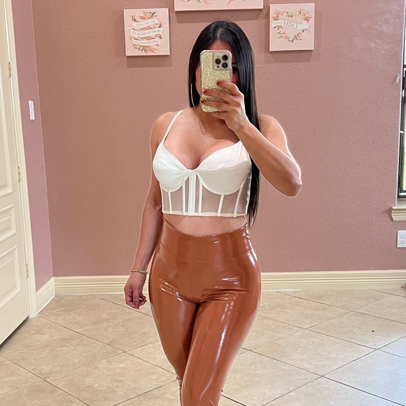 Last 3..CHANTEL Corset Mesh Crop Top -white - Picture 2 of 2